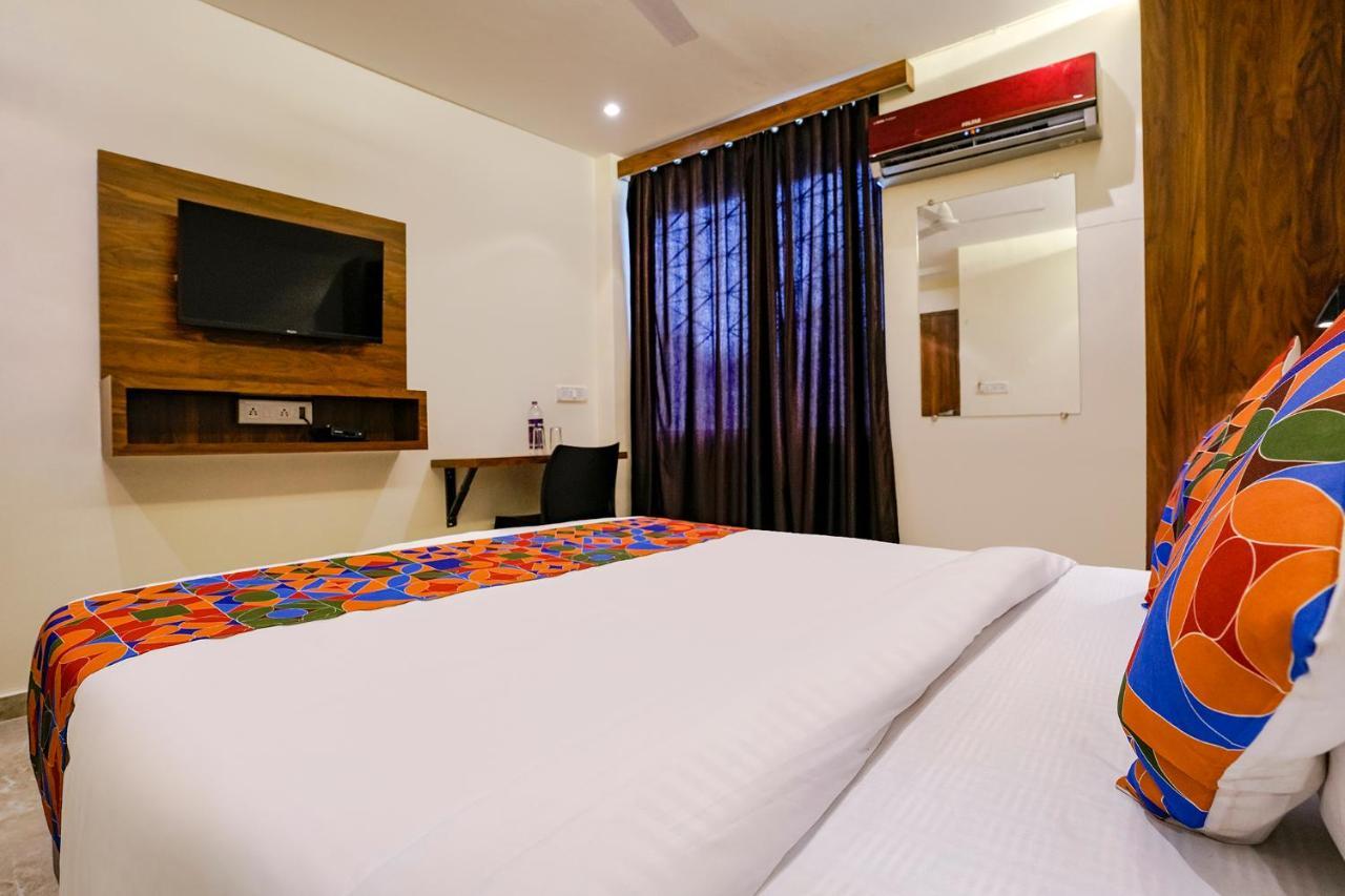 Fabhotel Antlers Bombaim Exterior foto